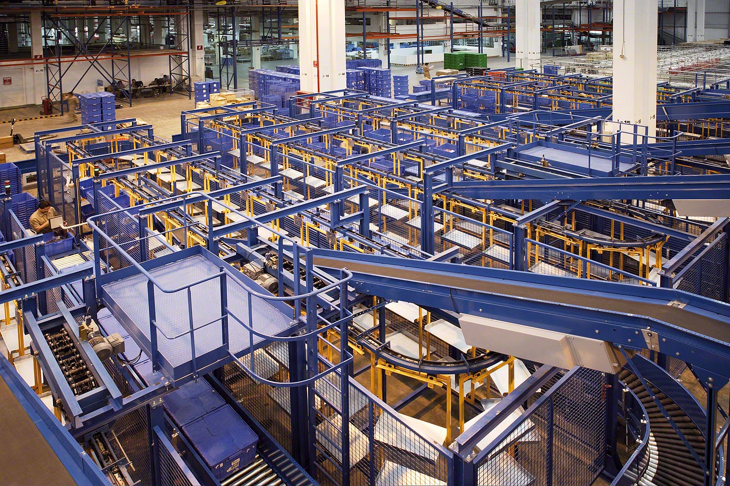 Conveyors systems for boxes