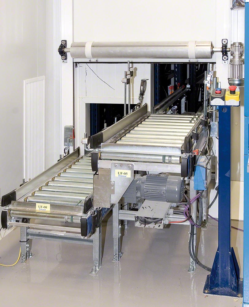 Conveyors systems for boxes