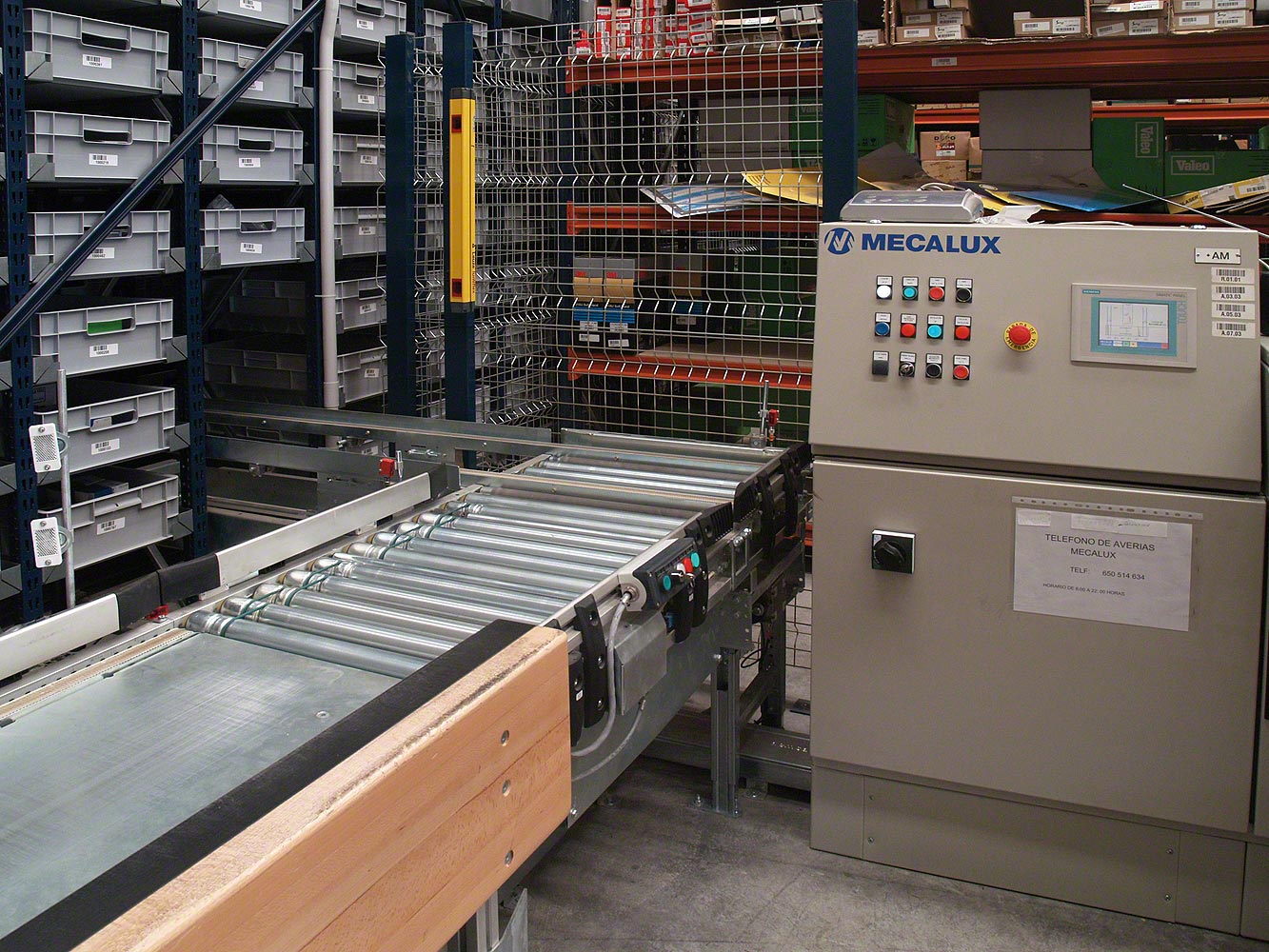 Conveyors systems for boxes