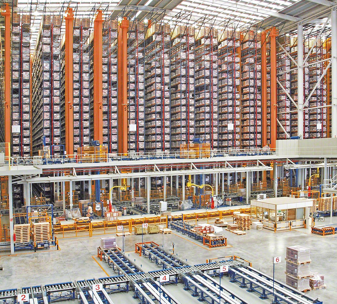 Stacker cranes for pallets