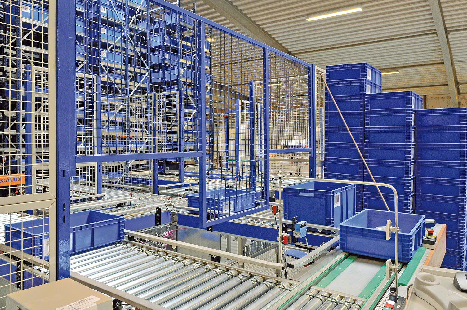 Conveyors systems for boxes