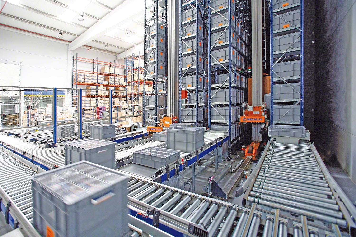 Conveyors systems for boxes