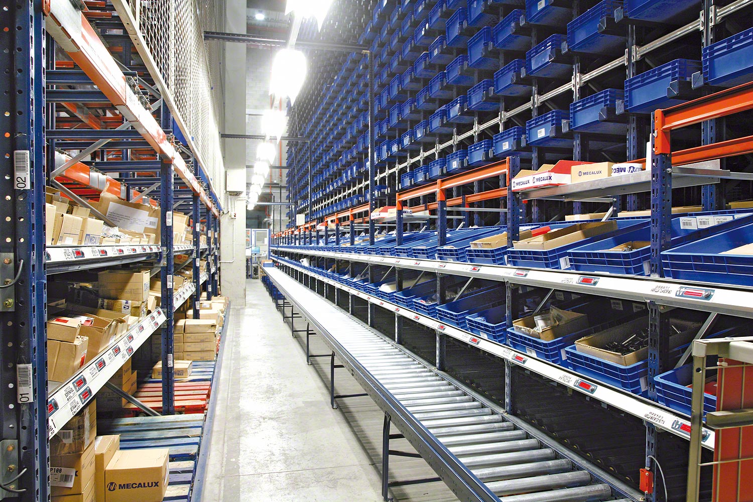 Conveyors systems for boxes