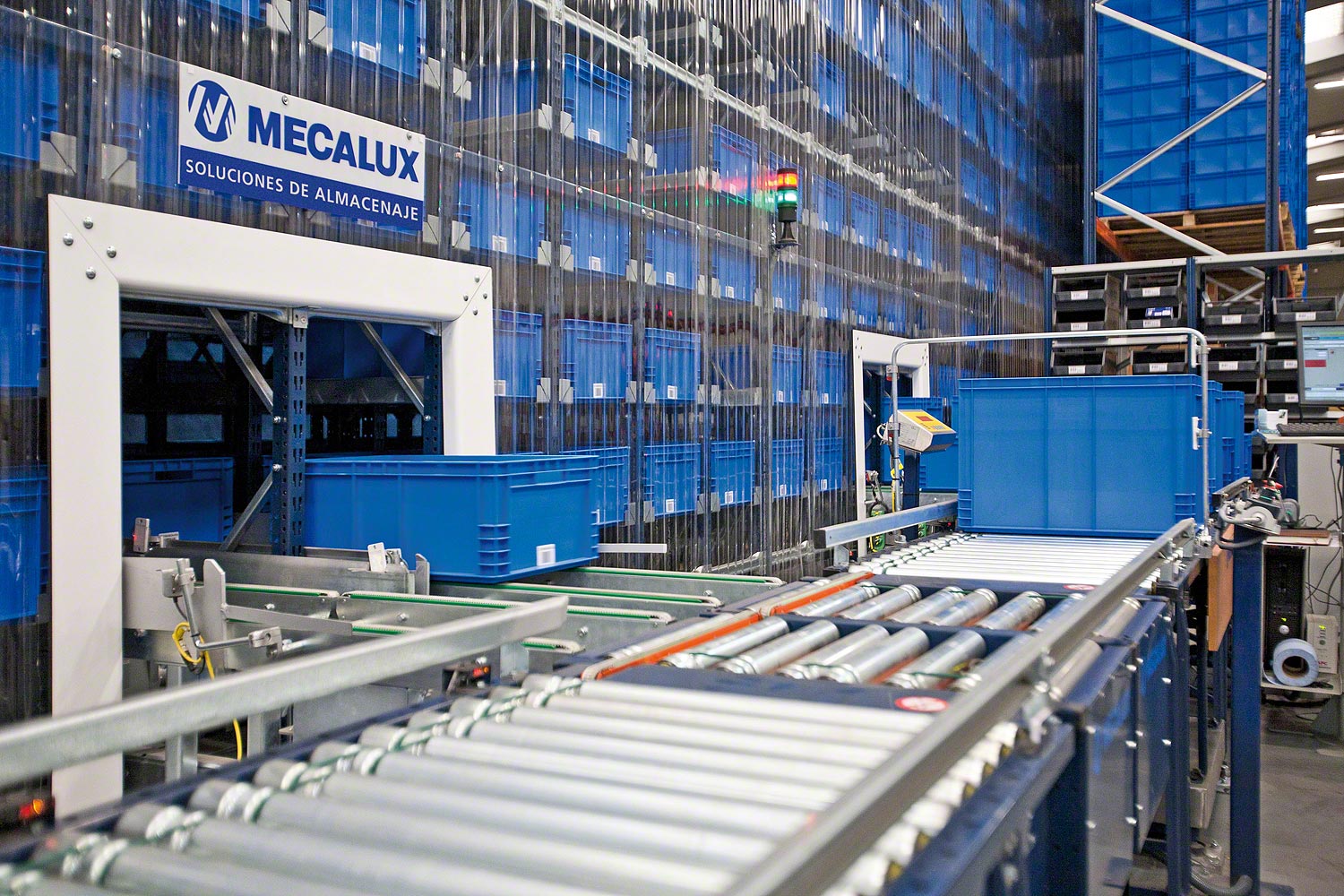 Conveyors systems for boxes